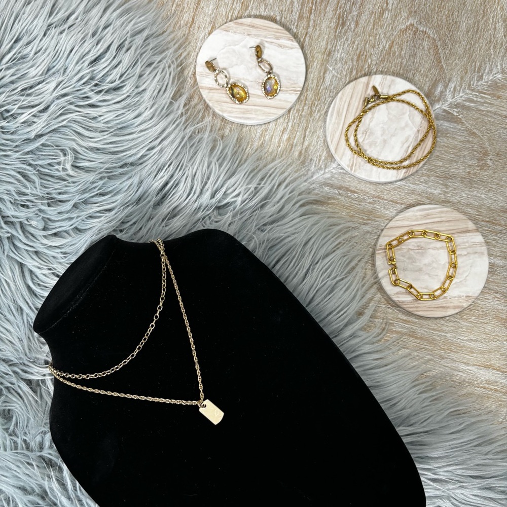 Plated|Costume jewelry lot necklaces earrings bracelet in gold tone